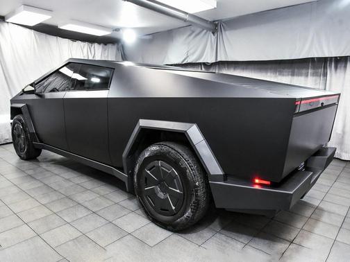 2025 Tesla Cybertruck Cyberbeast