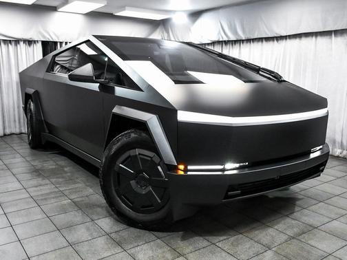 2025 Tesla Cybertruck Cyberbeast