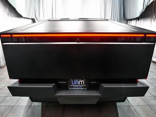 2025 Tesla Cybertruck Cyberbeast