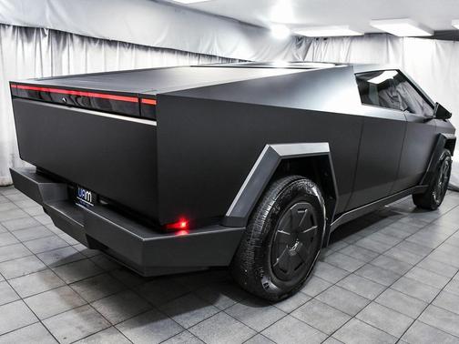 2025 Tesla Cybertruck Cyberbeast