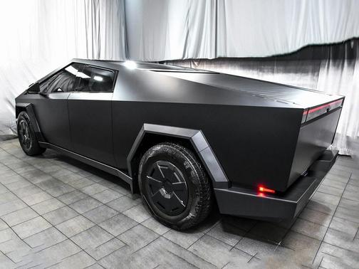 2025 Tesla Cybertruck Cyberbeast