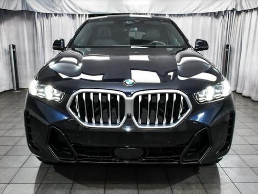 2025 BMW X6 xDrive40i