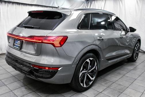 2024 Audi Q8 e-tron Premium Plus