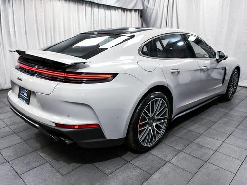 2025 Porsche Panamera Panamera Turbo E-Hybrid
