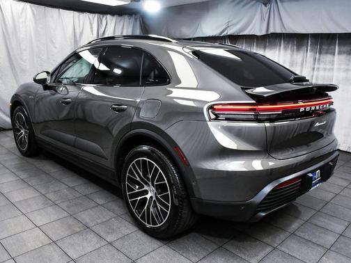 2025 Porsche Macan Macan Electric 4