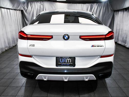 2021 BMW X6 M50i