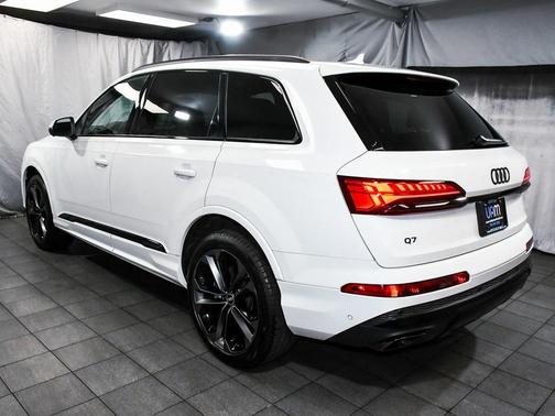 2025 Audi Q7 55 Premium Plus
