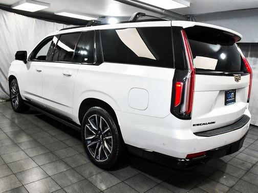 2023 Cadillac Escalade ESV Sport