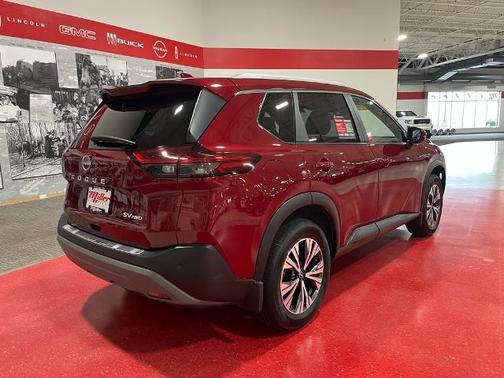 2022 Nissan Rogue SV