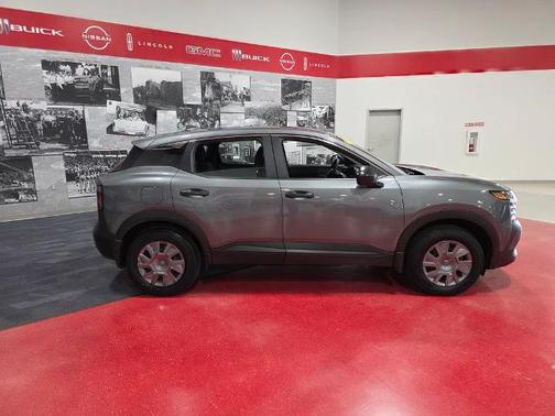Gun Metallic 2025 Nissan Kicks S