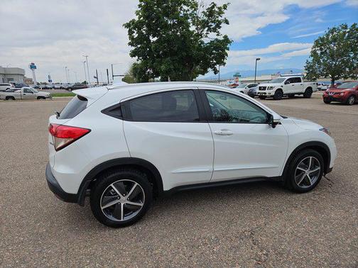 Platinum White Pearl 2022 Honda HR-V EX