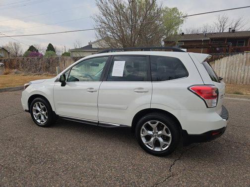 Crystal White Pearl 2018 Subaru Forester 2.5i Touring