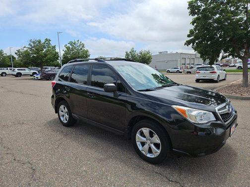 Crystal Black Silica 2015 Subaru Forester 2.5i