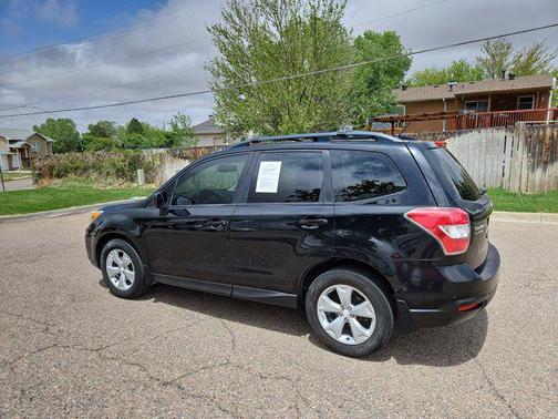 Crystal Black Silica 2015 Subaru Forester 2.5i