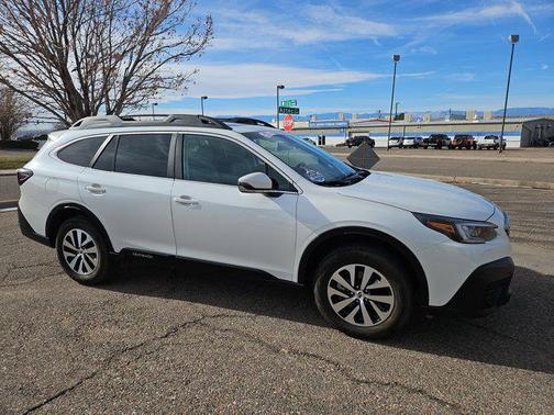 2022 Subaru Outback Premium