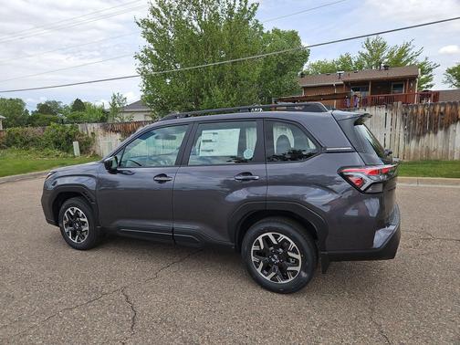 Magnetite Gray Metallic 2026 Subaru Forester Base