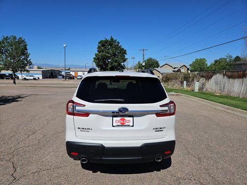 Crystal White Pearl 2026 Subaru Ascent Limited 7-Passenger