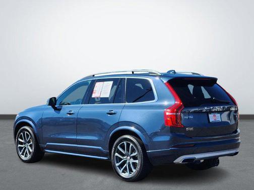 2019 Volvo XC90 T6 Momentum