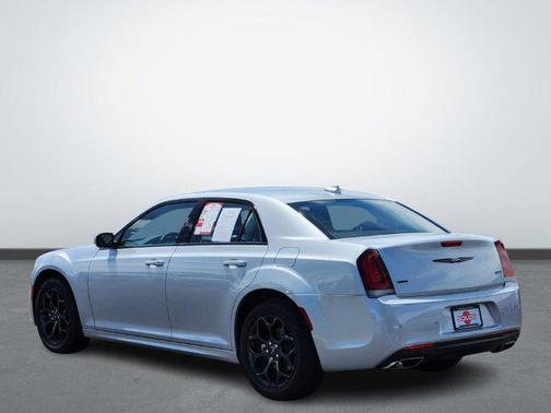 2023 Chrysler 300 Touring