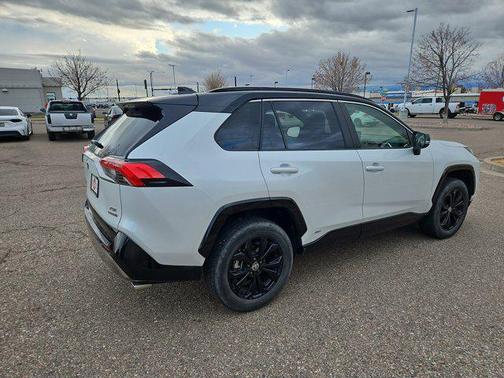 2024 Toyota RAV4 Hybrid SE