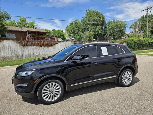 Infinite Black Metallic 2019 Lincoln MKC Standard