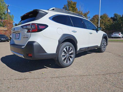 2025 Subaru Outback Touring XT