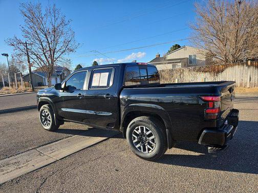 2022 Nissan Frontier SV