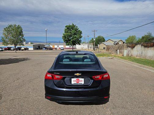 Dark Ash Metallic 2022 Chevrolet Malibu 1LS