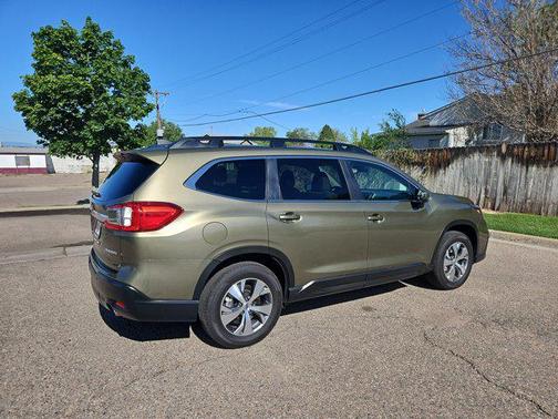 Autumn Green Metallic 2025 Subaru Ascent Premium 8-Passenger