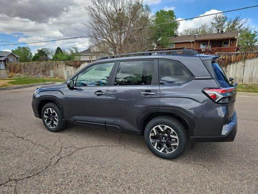 Magnetite Gray Metallic 2026 Subaru Forester Premium