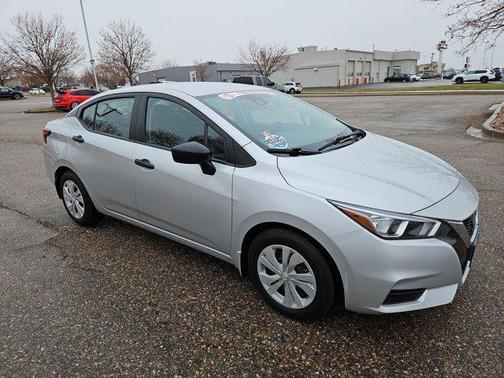 2022 Nissan Versa 1.6 S