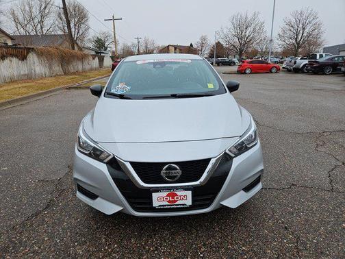 2022 Nissan Versa 1.6 S