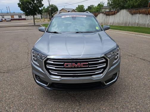 Sterling Metallic 2023 GMC Terrain SLT