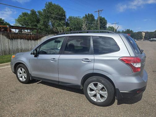 Ice Silver Metallic 2015 Subaru Forester 2.5i Premium