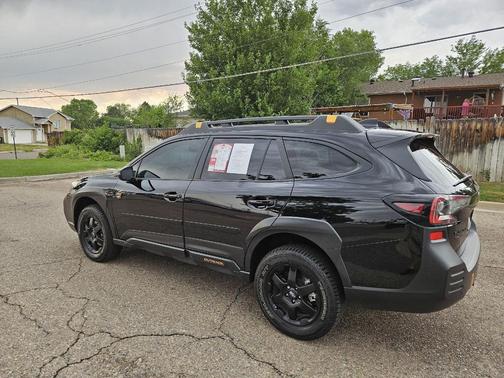 Crystal Black Silica 2025 Subaru Outback Wilderness