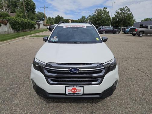 Crystal White Pearl 2025 Subaru Forester Premium