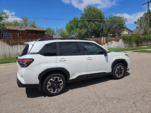 Crystal White Pearl 2025 Subaru Forester Premium