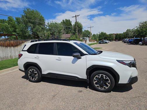Crystal White Pearl 2025 Subaru Forester Premium