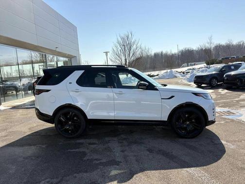 2025 Land Rover Discovery P360 Metropolitan Edition