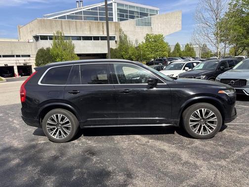 Onyx Black Metallic 2020 Volvo XC90 T6 Momentum