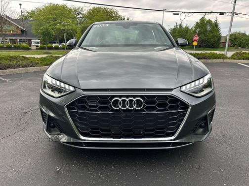 Daytona Gray Pearl Effect 2023 Audi A4 45 S line Premium