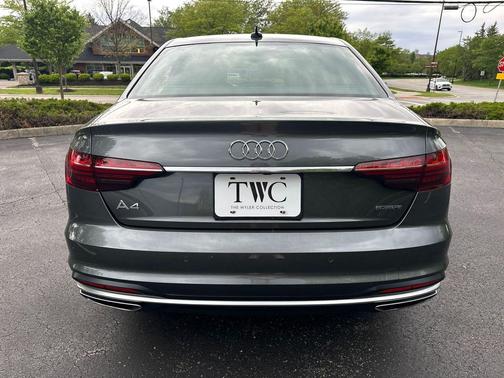 Daytona Gray Pearl Effect 2023 Audi A4 45 S line Premium