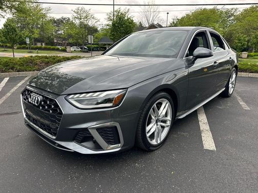 Daytona Gray Pearl Effect 2023 Audi A4 45 S line Premium