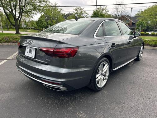 Daytona Gray Pearl Effect 2023 Audi A4 45 S line Premium