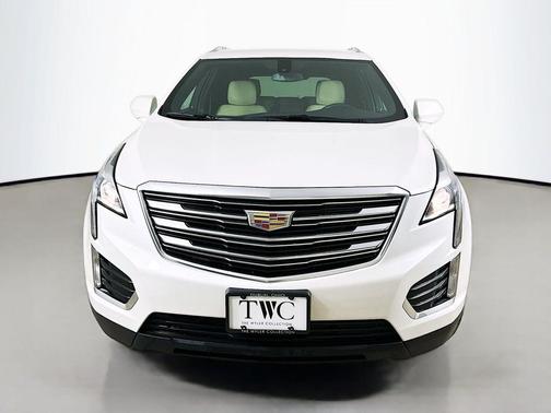Crystal White Tricoat 2019 Cadillac XT5 Base