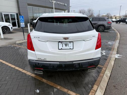 Crystal White Tricoat 2019 Cadillac XT5 Base