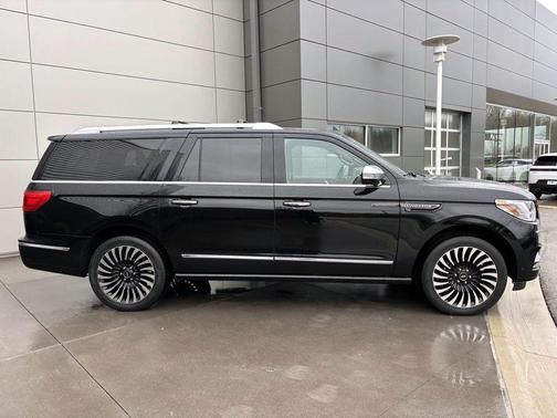 2019 Lincoln Navigator L Black Label