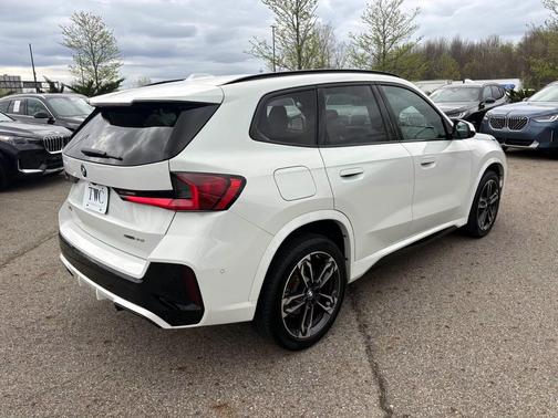 Alpine White 2026 BMW X1 xDrive28i