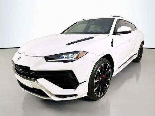 White 2024 Lamborghini Urus S