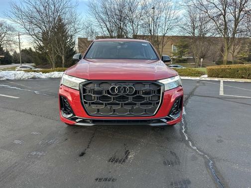 Chili Red Metallic 2026 Audi Q7 55 Prestige